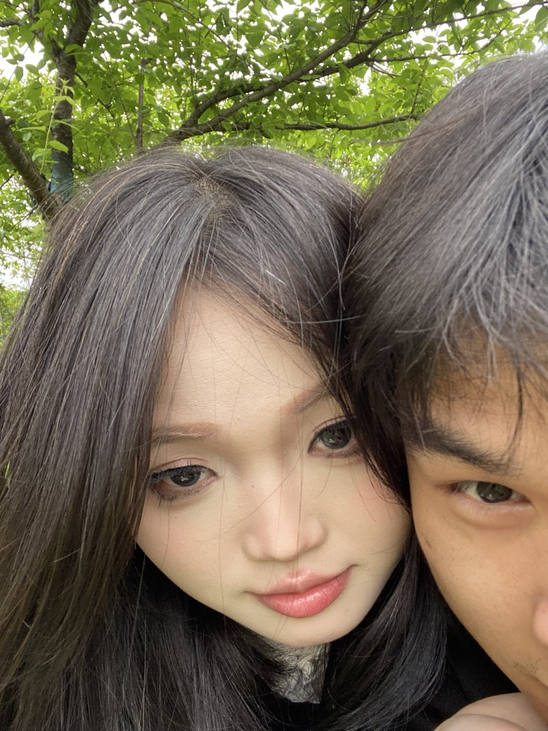 我们靠在一起的合照